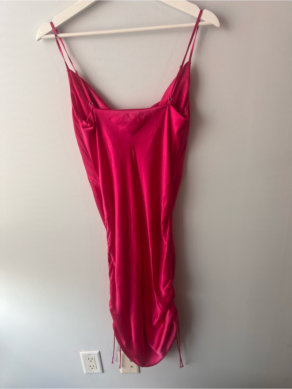 ARITZIA Wilfred Only Ruched Slip Dress Cowl-Neck Slip Dress Electron Fuchsia - Picture 5 of 12